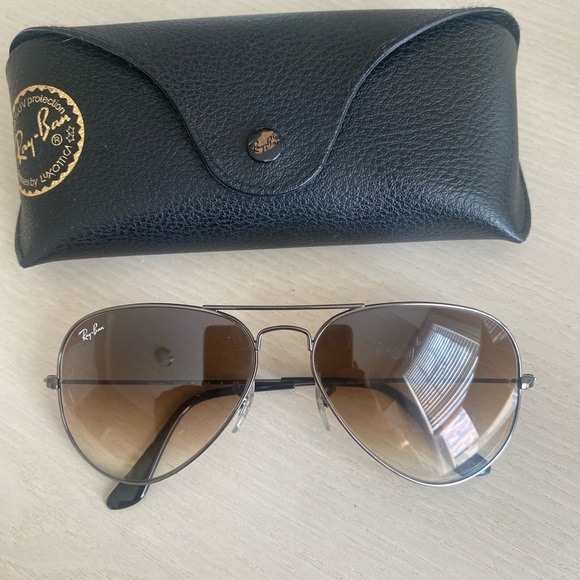 Ray-Ban Aviators - Picture 3 of 3